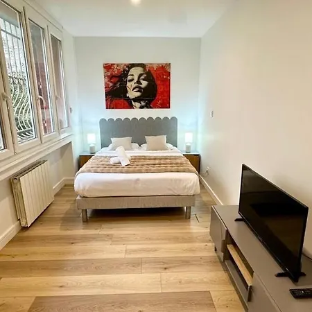Apartment Montaland 1 - - Gratte Ciel *